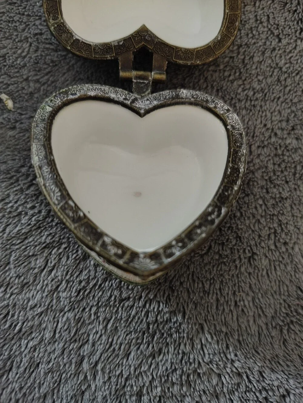 Heart-Shaped Floral Porcelain Trinket Box - White with Pink & Yellow Roses